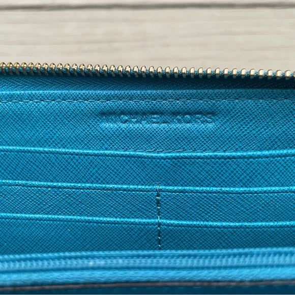 Michael Kors Blue Saffiano Leather Jet Set Zip Around Wallet - Picture 8 of 15